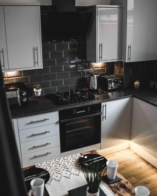 Comfortable Home In Bolton Farnworth Buitenkant foto