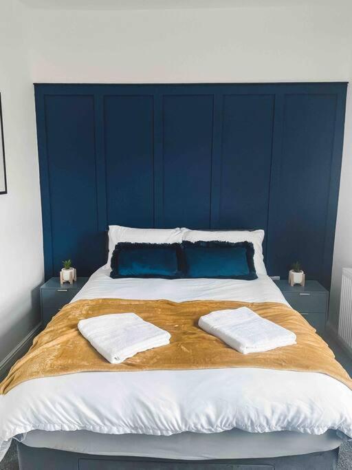 Comfortable Home In Bolton Farnworth Buitenkant foto
