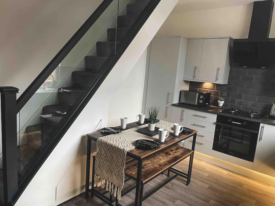 Comfortable Home In Bolton Farnworth Buitenkant foto