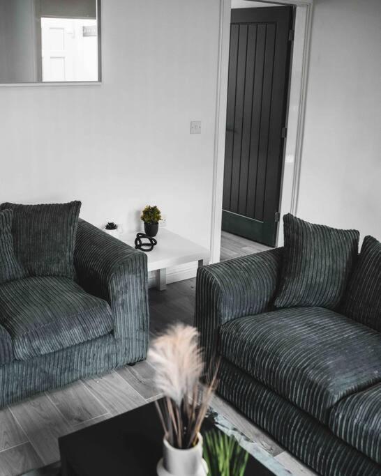 Comfortable Home In Bolton Farnworth Buitenkant foto