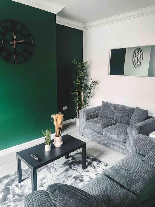 Comfortable Home In Bolton Farnworth Buitenkant foto